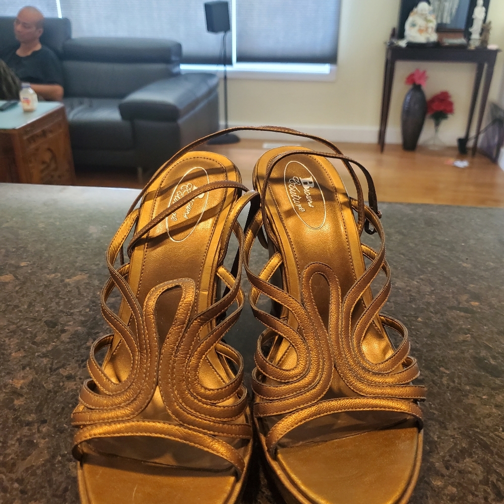 Shoes - Picture 2 of 11